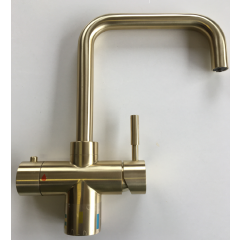 Taurus 4-1 med kølet vand og danskvand i messing med firkantet tud fra AKVATUR